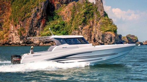 Моторный катер Slivercraft 36HT на Пхукете на ходу